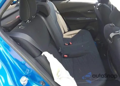 2021 Nissan Kicks Sv Xtronic Cvt z USA, uszkodzony, nr VIN 3N1CP5CV3ML547062